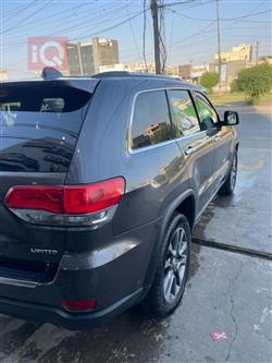 جیپ گراند شیرۆکی